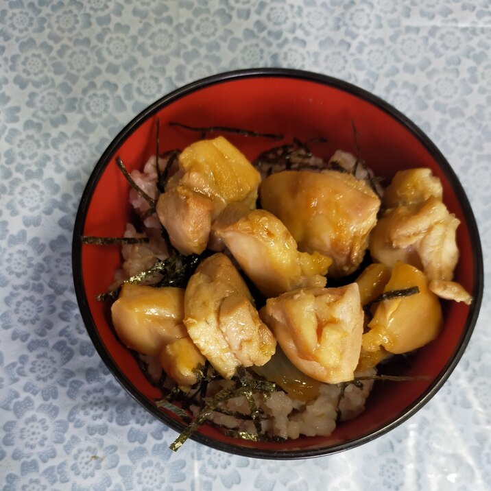 串に刺ささず簡単✩彡焼鳥をご飯と一緒に焼鳥丼